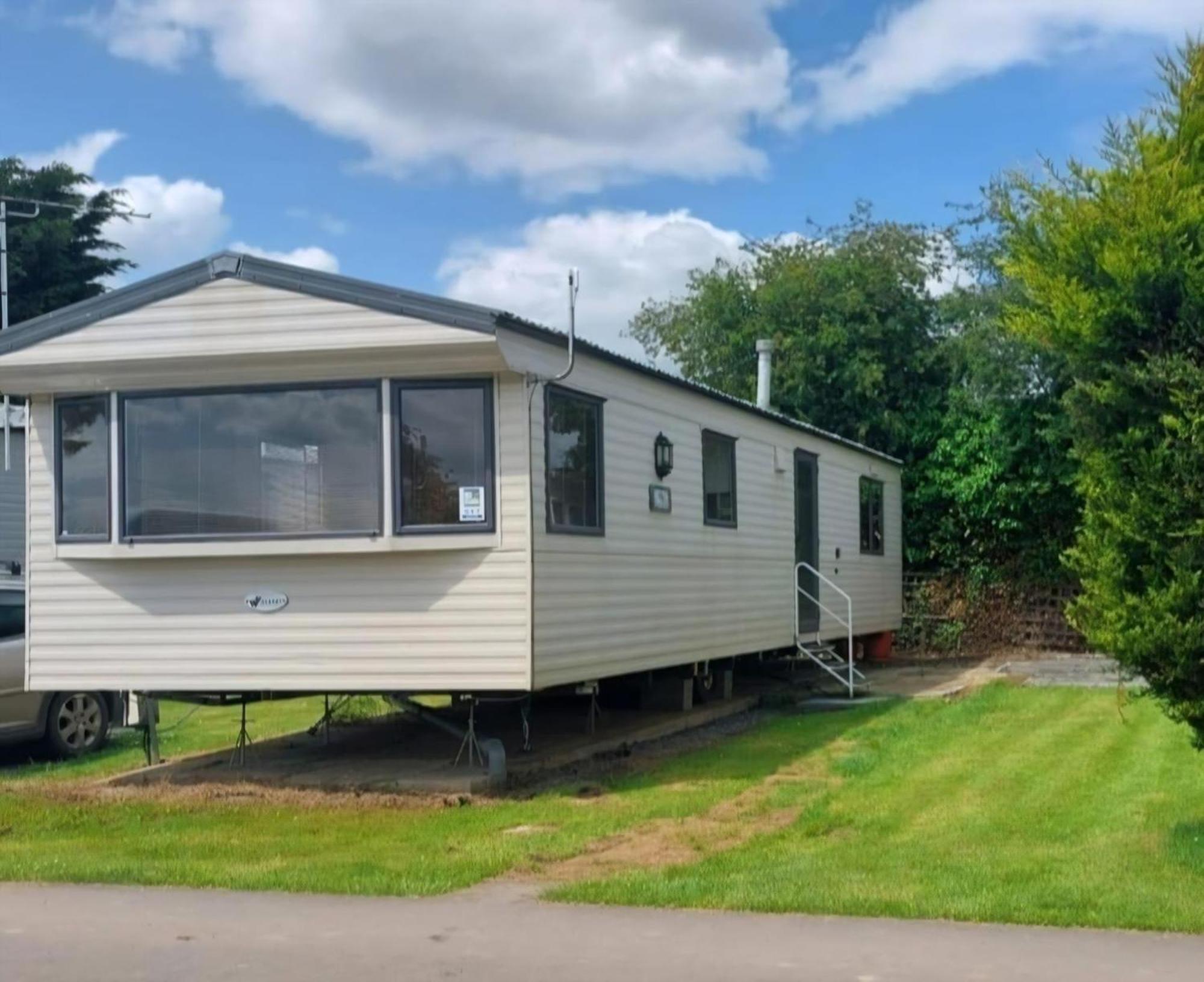 Homely 6 Berth Caravan At Steeple Bay In Essex Ref 36017D Southminster Exterior photo